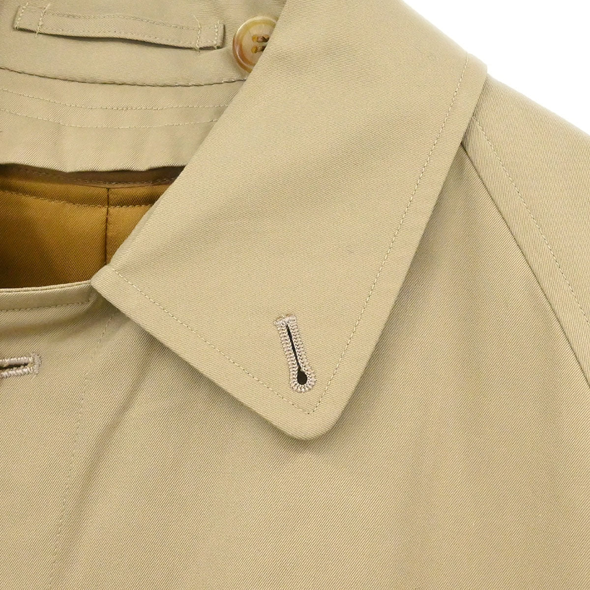 Burberrys Trench Coat Beige