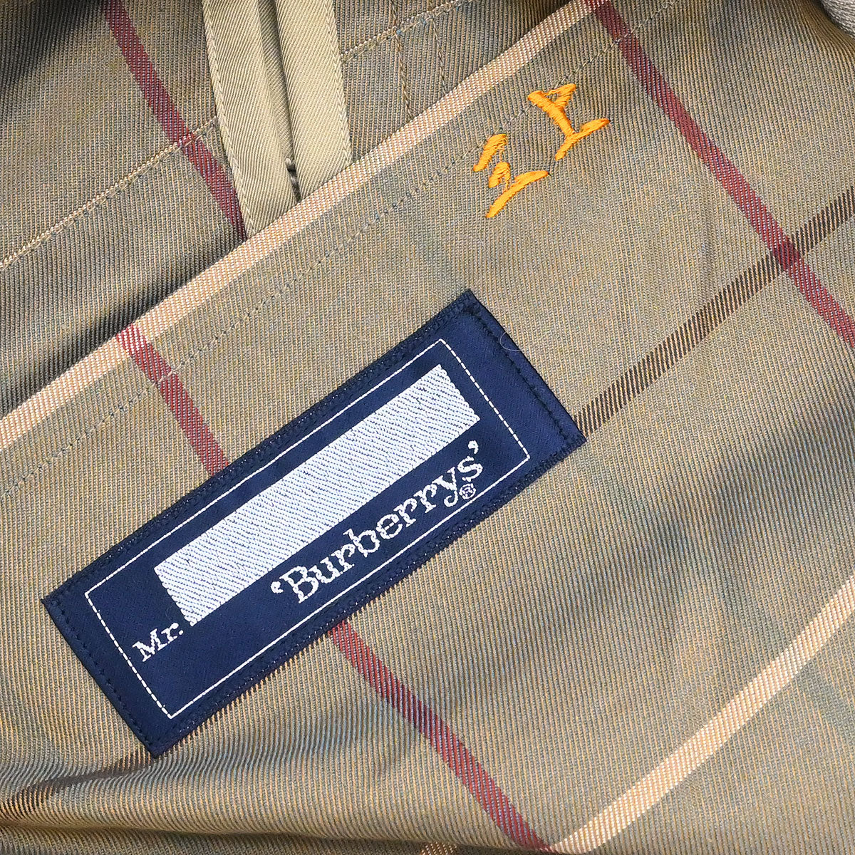 Burberrys Trench Coat Beige