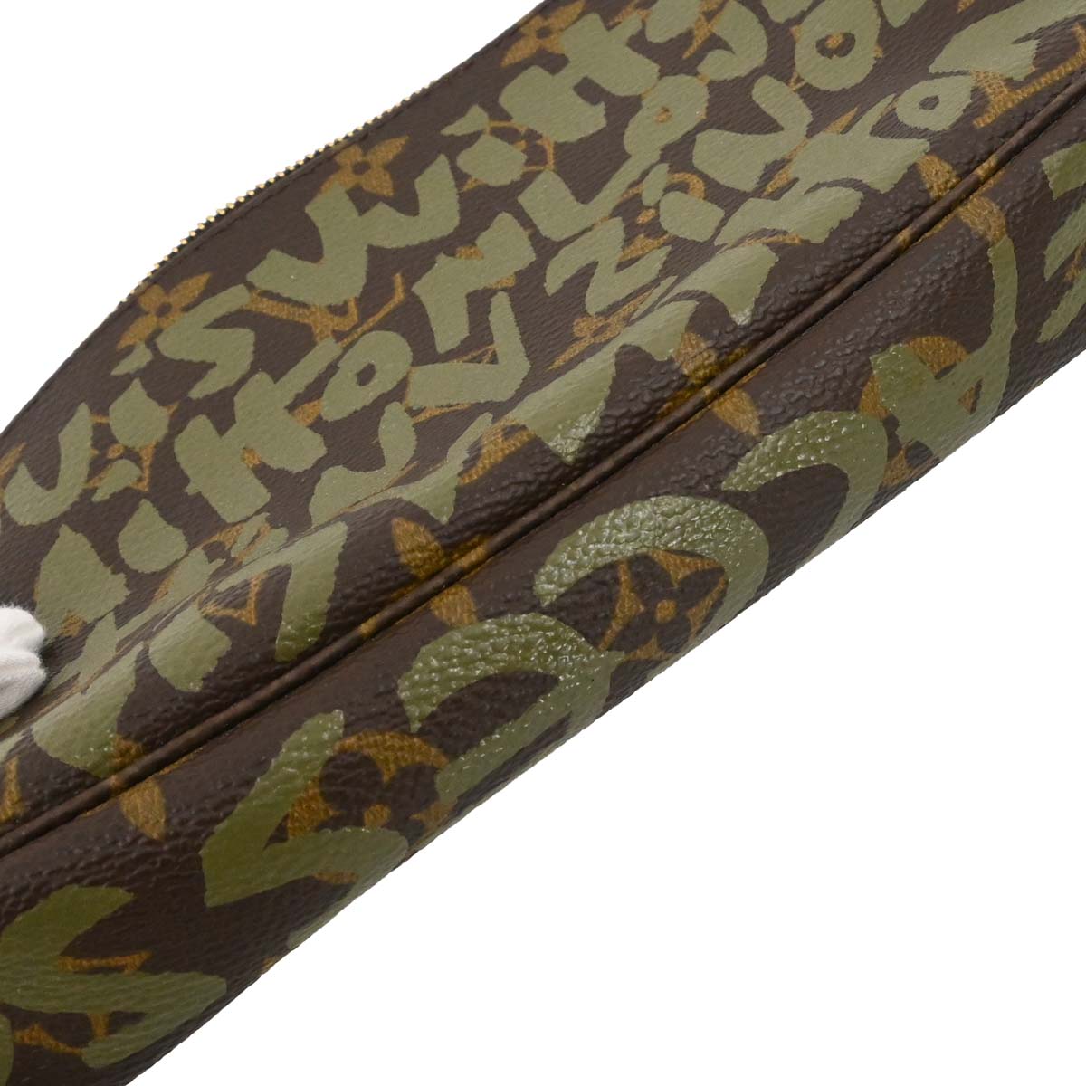 Louis Vuitton Khaki Graffiti Pochette Accessoires Handbag M92191