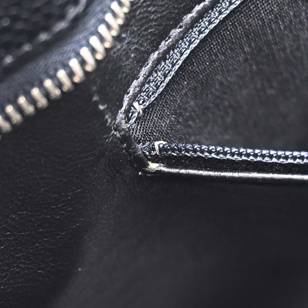 Chanel 2000-2002 Black Caviar Skin Medallion Tote Handbag
