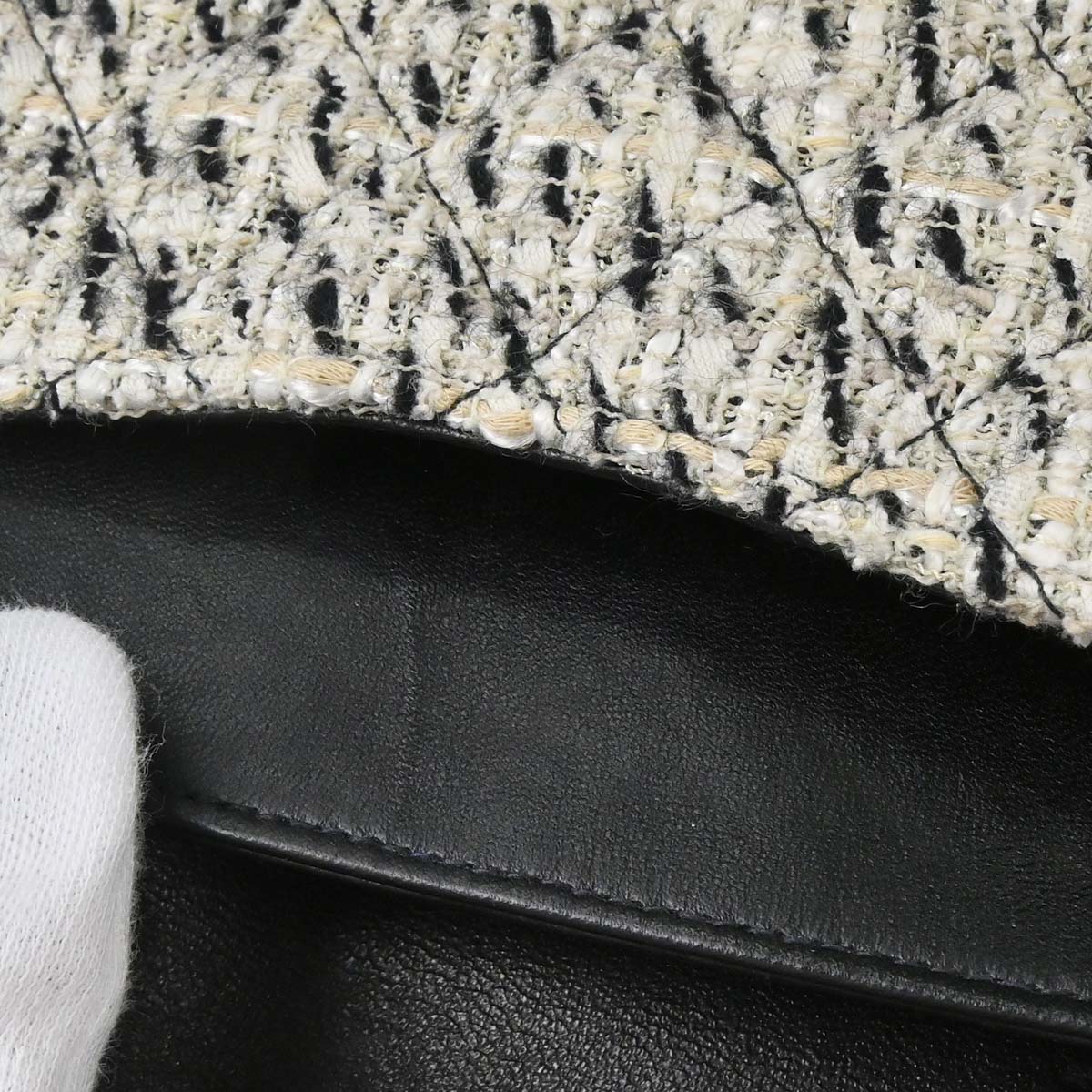 Chanel 2005-2006 Gray Tweed Medium Classic Double Flap Shoulder Bag