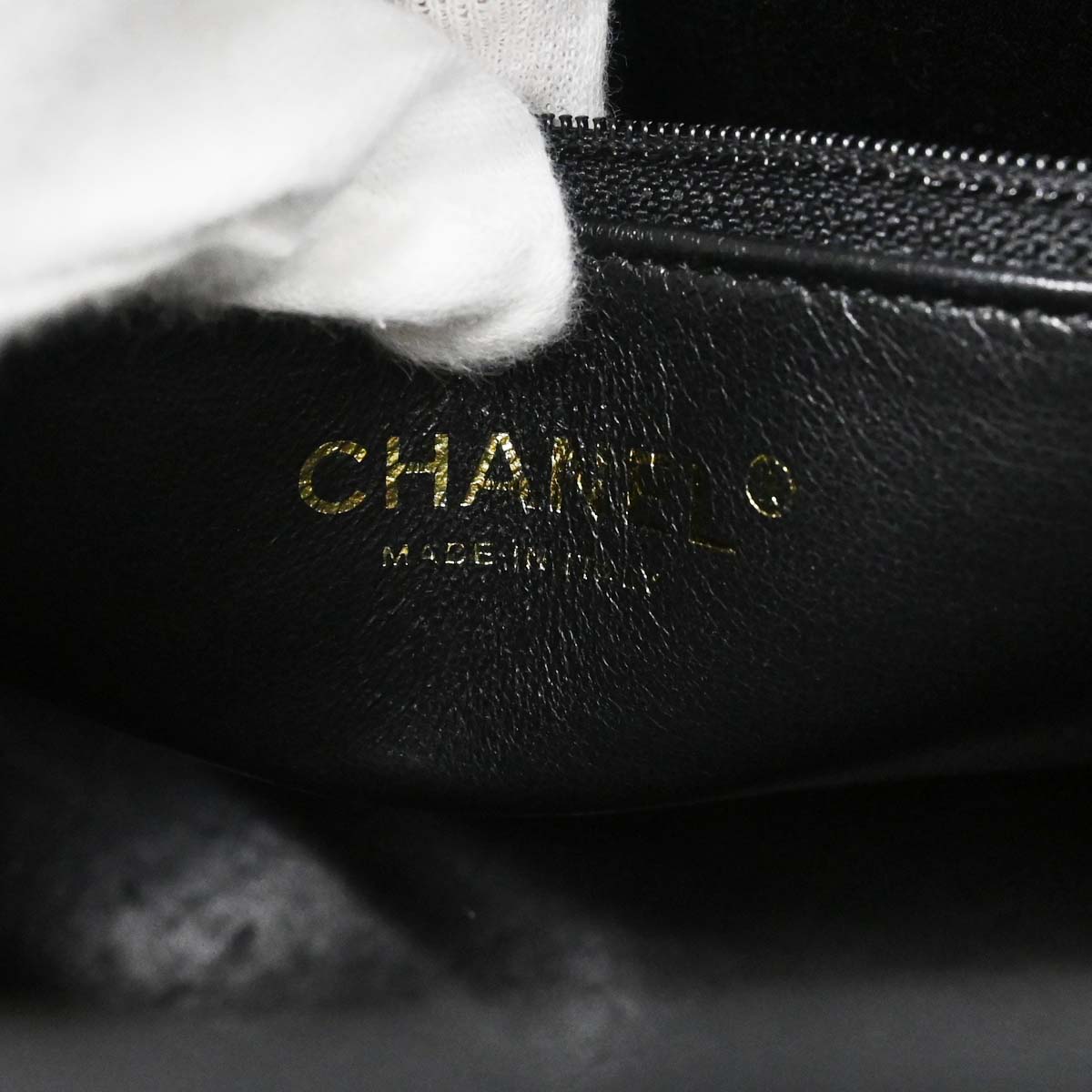 Chanel 2003-2004 Black Caviar Skin Medallion Tote Handbag