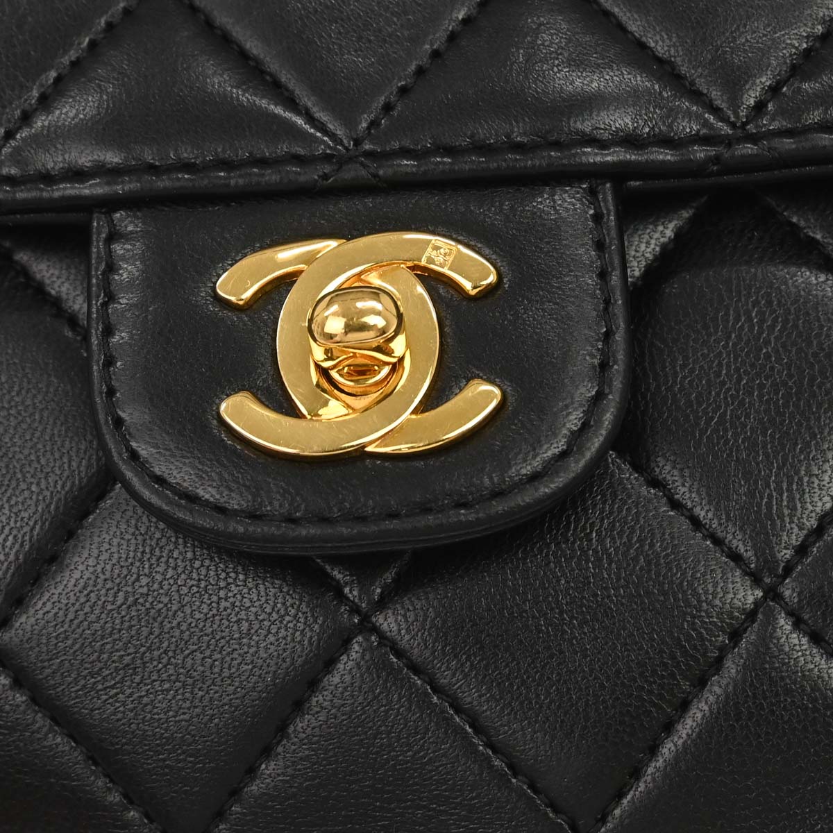 Chanel 1989-1991 Black Lambskin Single Flap Shoulder Bag