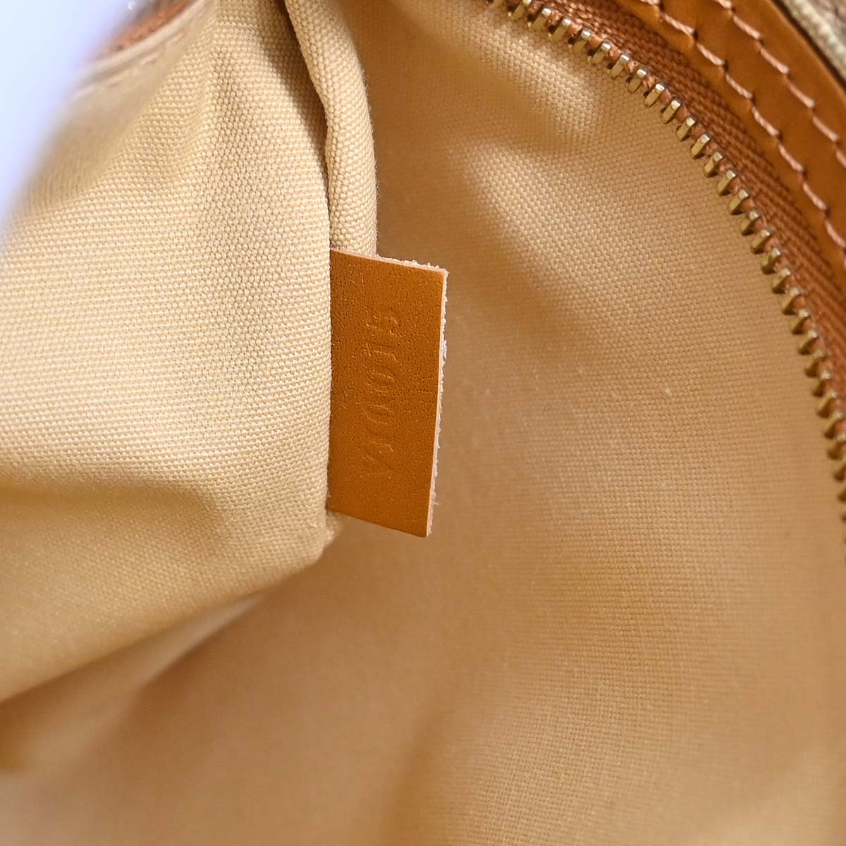 Louis Vuitton Monogram Mini Besace Mary Kate Shoulder Bag M92323