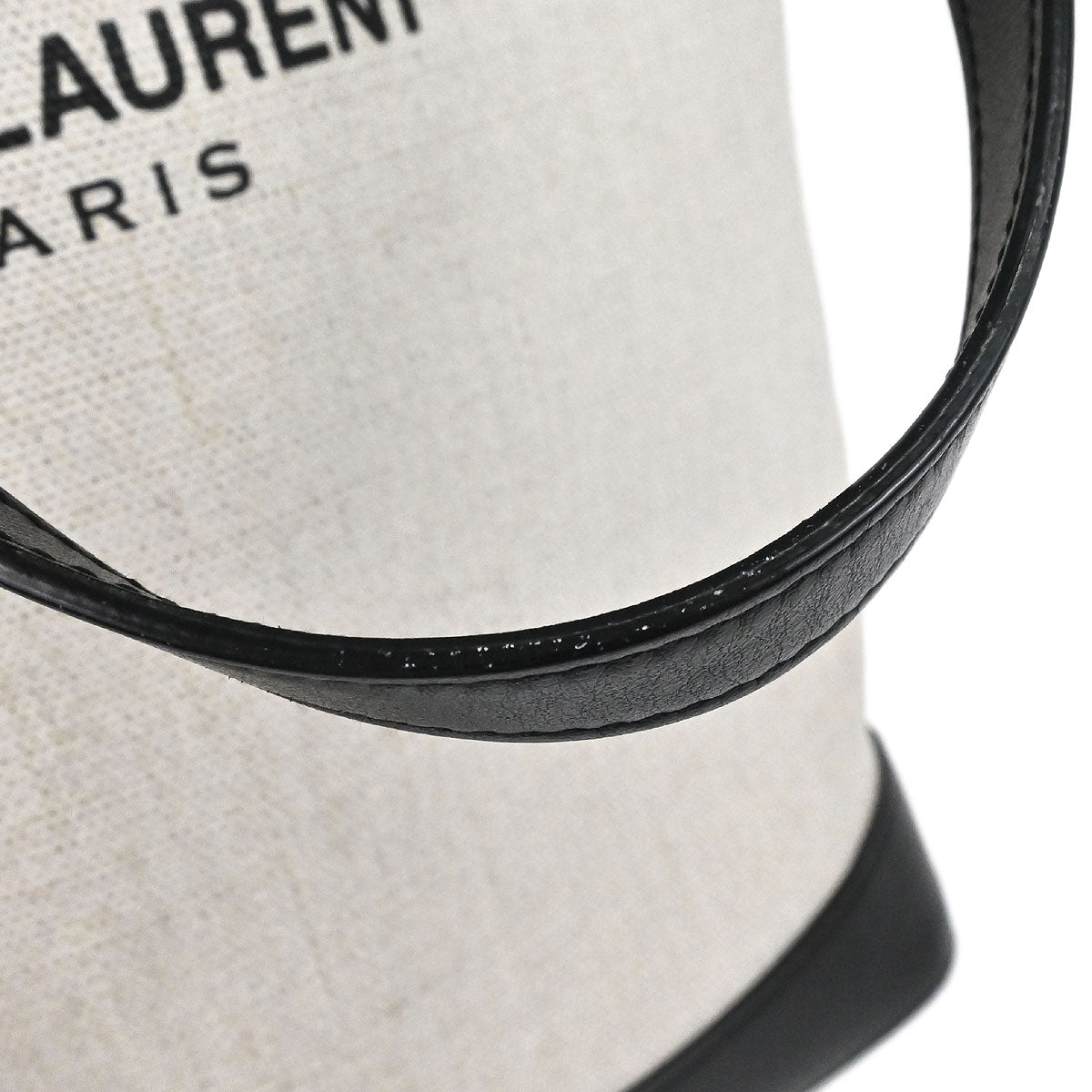 サンローラン　テディ　レザー Saint Laurent White Calfskin Teddy Drawstring Tote Handbag – AMORE