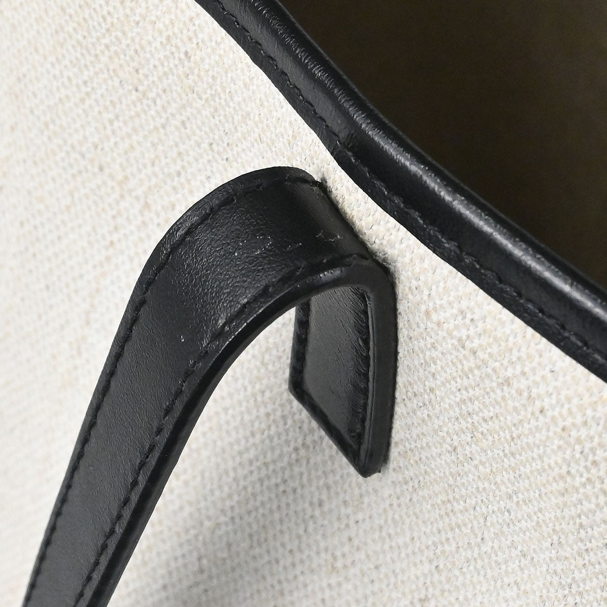 サンローラン　テディ　レザー Saint Laurent White Calfskin Teddy Drawstring Tote Handbag – AMORE