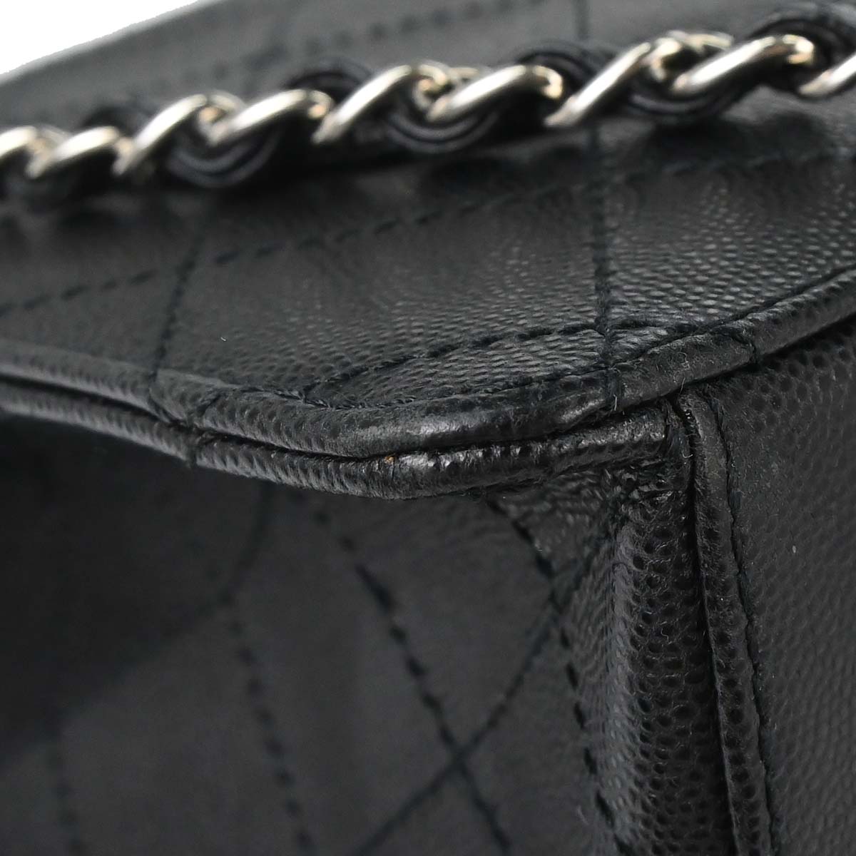 Chanel 1997-1999 Black Caviar Skin Jumbo Classic Flap Shoulder Bag