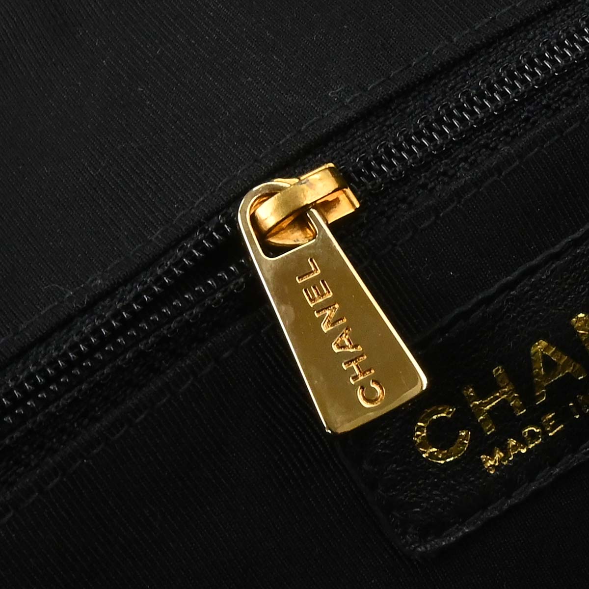 Chanel 2002-2003 Black Caviar Skin GST Tote Chain Handbag
