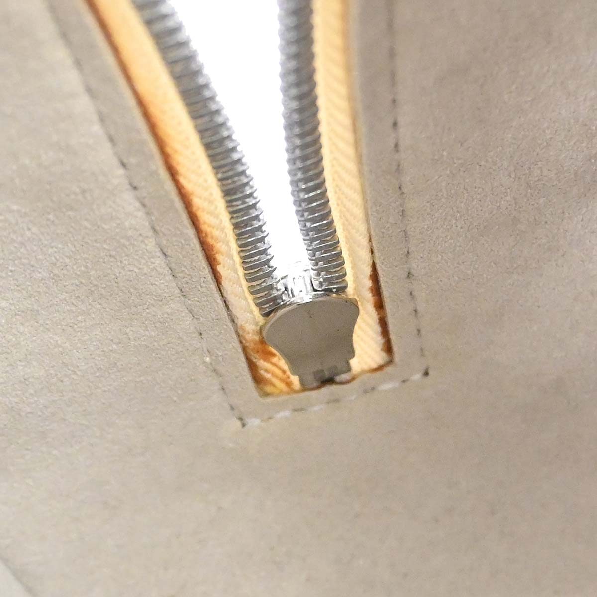 Louis Vuitton White Epi Jasmin Handbag M5208J