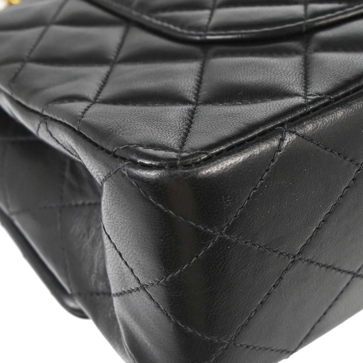 Chanel 1997-1999 Black Lambskin Medium Classic Double Flap Shoulder Bag