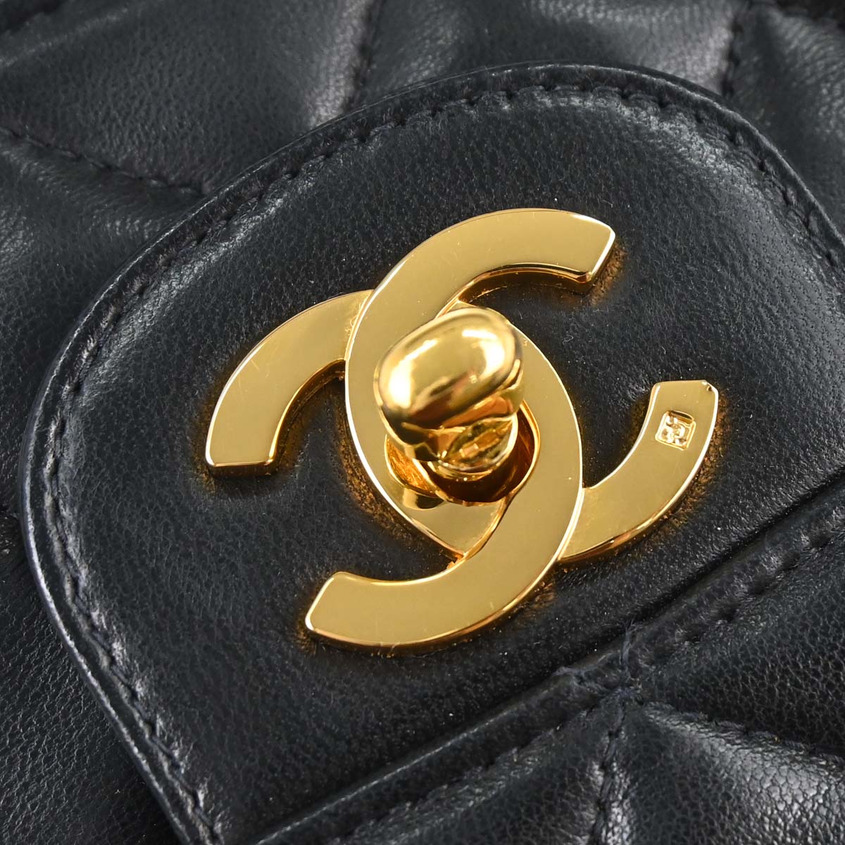 Chanel 1997-1999 Black Lambskin Turnlock Medium Shoulder Bag