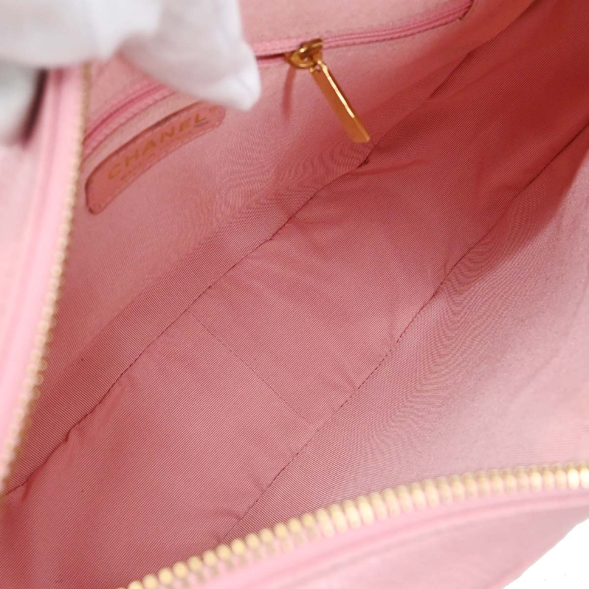 Chanel 2005-2006 Pink Caviar Skin Hobo Handbag