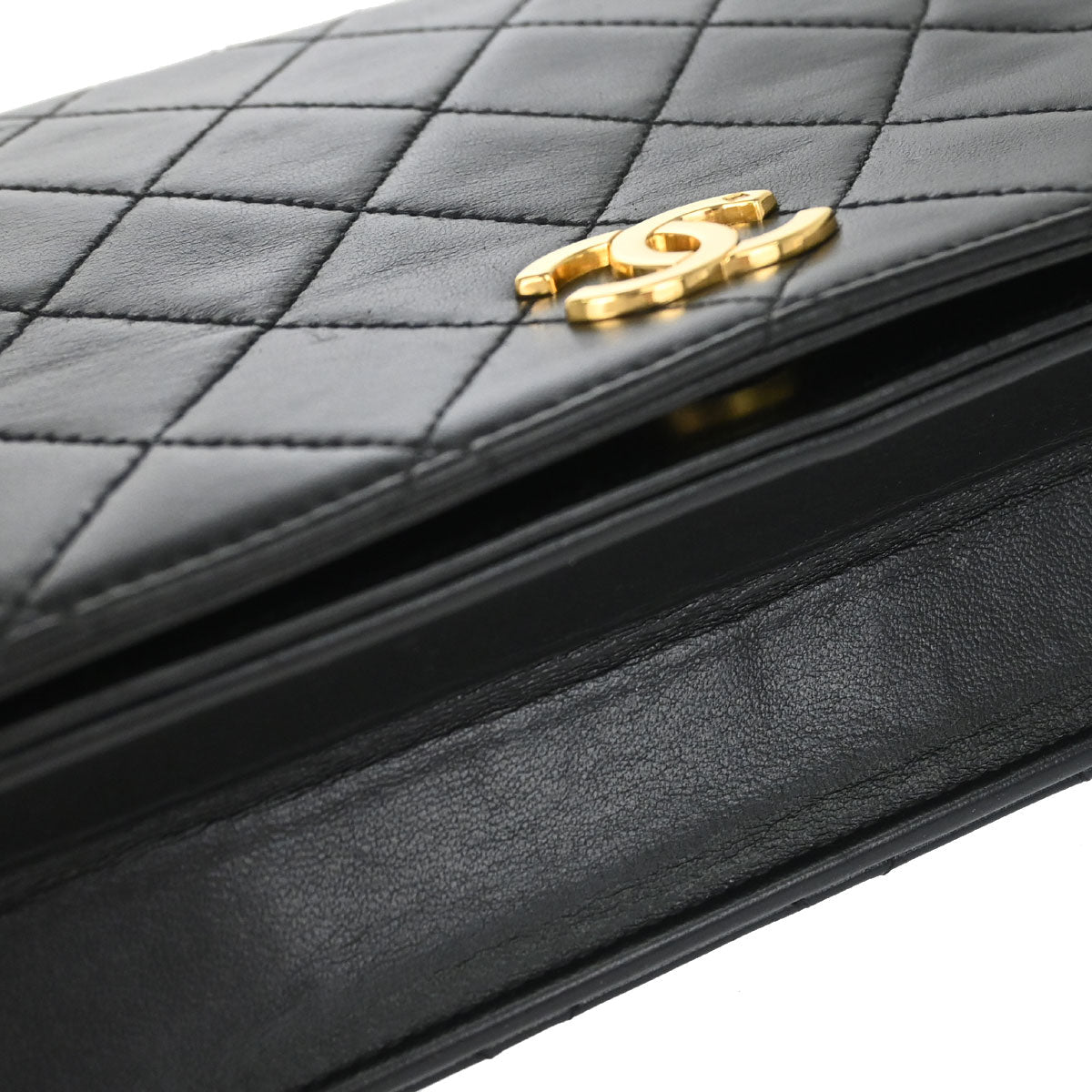 Chanel 1997-1999 Black Lambskin Pushlock Small Full Flap Shoulder Bag