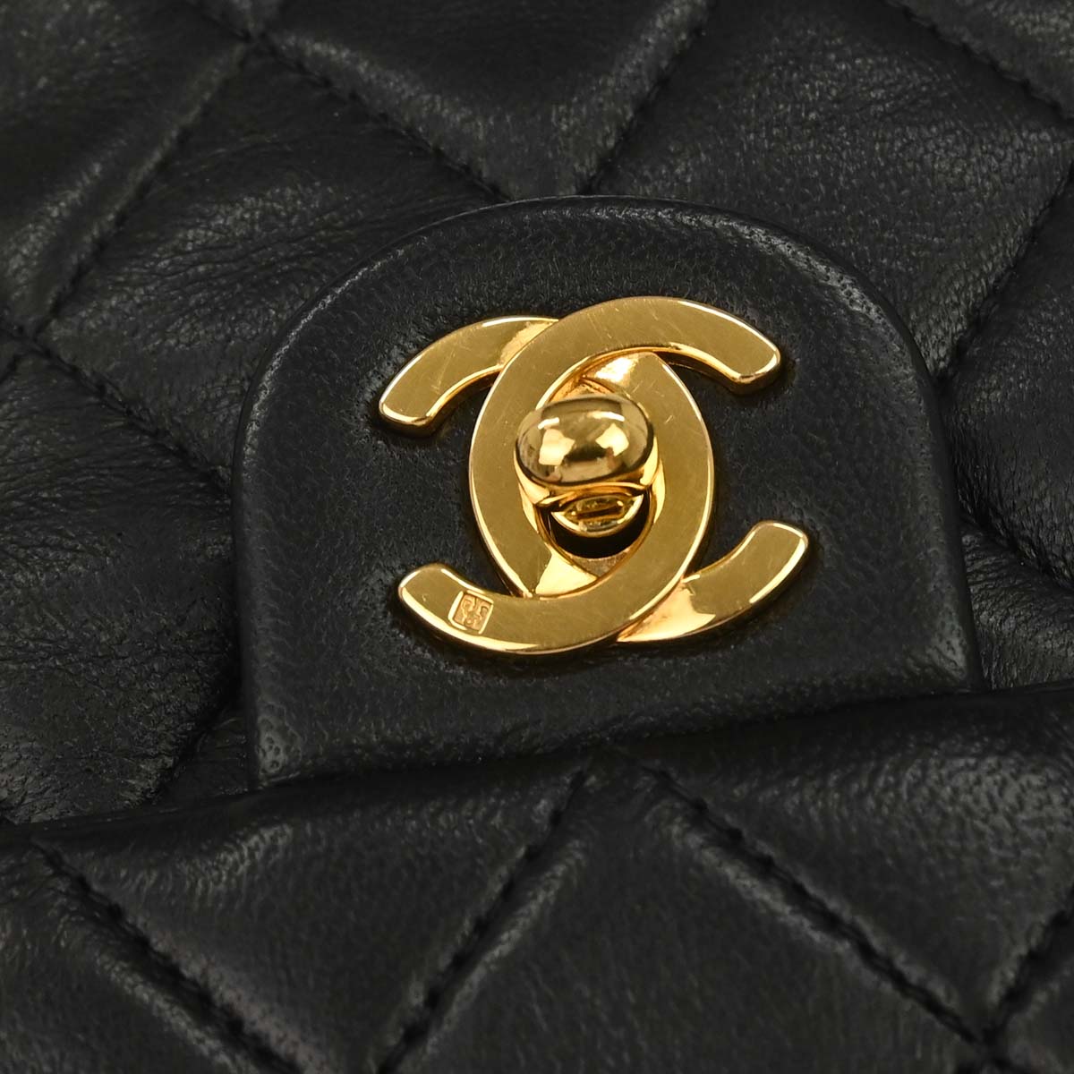 Chanel 1991-1994 Black Lambskin Classic Square Flap Shoulder Bag 20
