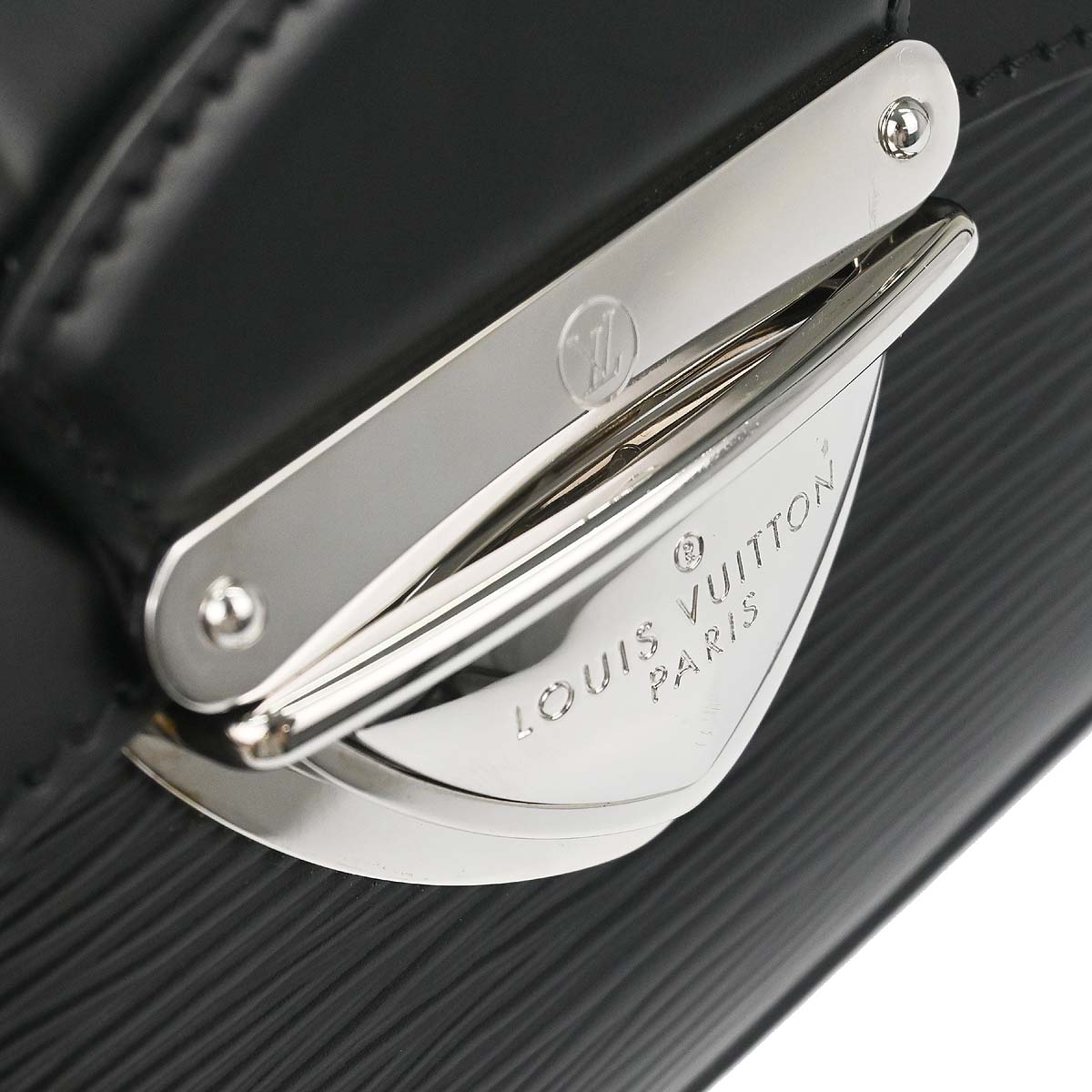 Louis Vuitton Black Epi Pochette Montaigne Handbag M59292