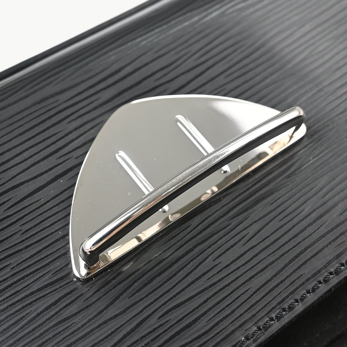 Louis Vuitton Black Epi Pochette Montaigne Handbag M59292