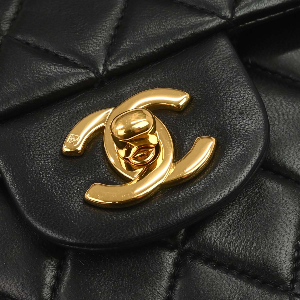 Chanel 1997-1999 Black Lambskin Medium Classic Double Flap Shoulder Bag