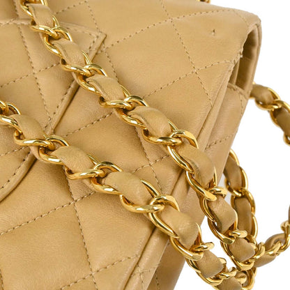Chanel 1997-1999 Beige Lambskin Medium Classic Double Flap Shoulder Bag