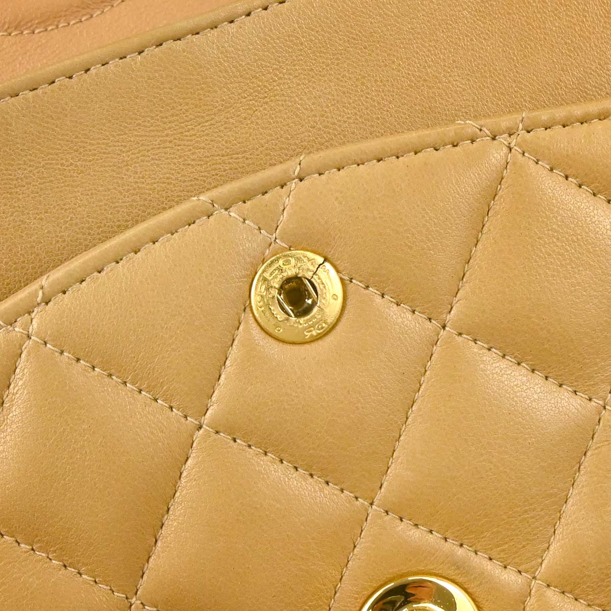 Chanel 1997-1999 Beige Lambskin Medium Classic Double Flap Shoulder Bag