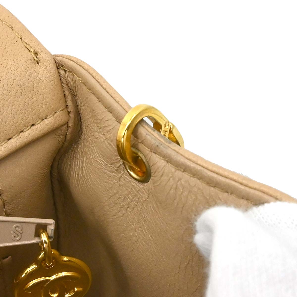 Chanel 1989-1991 Beige Lambskin Shoulder Bag