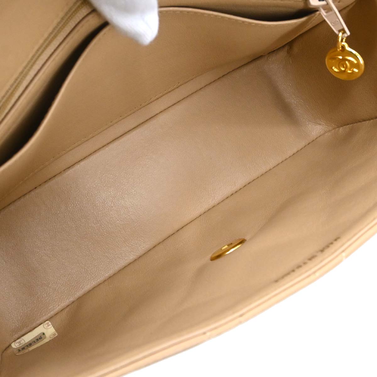 Chanel 1989-1991 Beige Lambskin Shoulder Bag