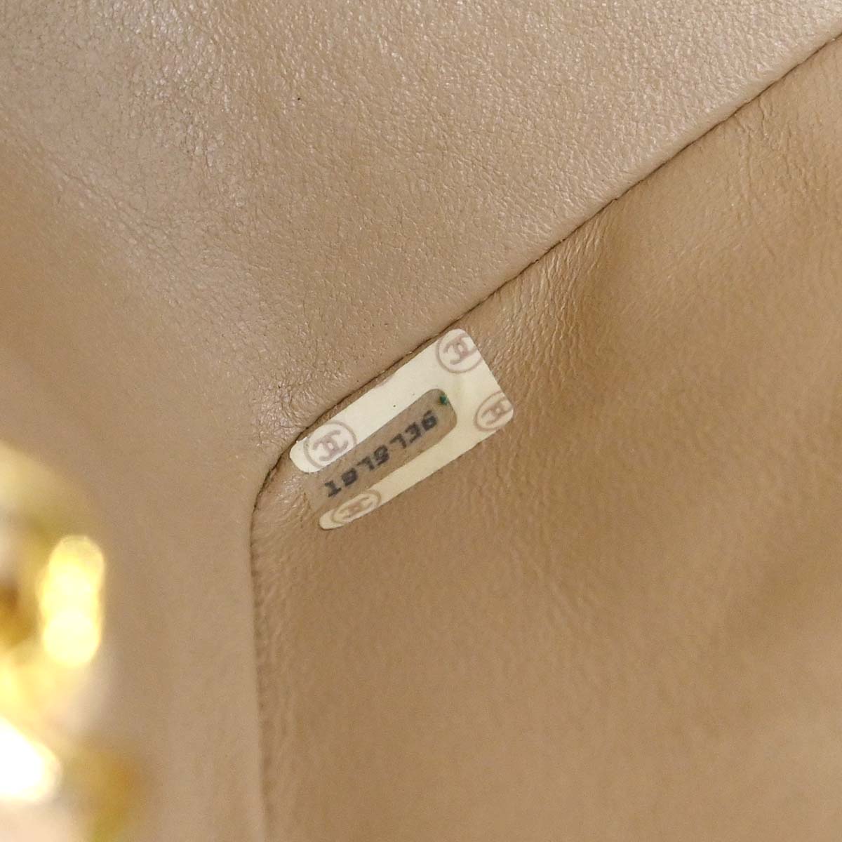 Chanel 1989-1991 Beige Lambskin Shoulder Bag