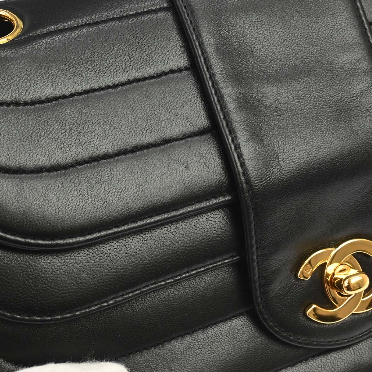 Chanel 1991-1994 Black Lambskin Horizontal Stitch Small Double Flap Shoulder Bag