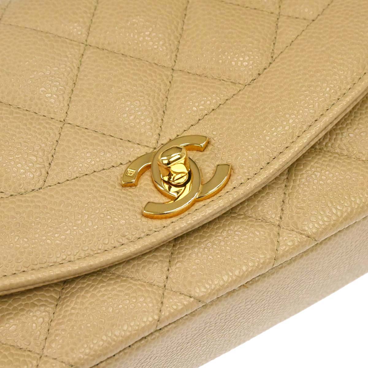 Chanel 1994-1996 Beige Caviar Skin Small Diana Shoulder Bag