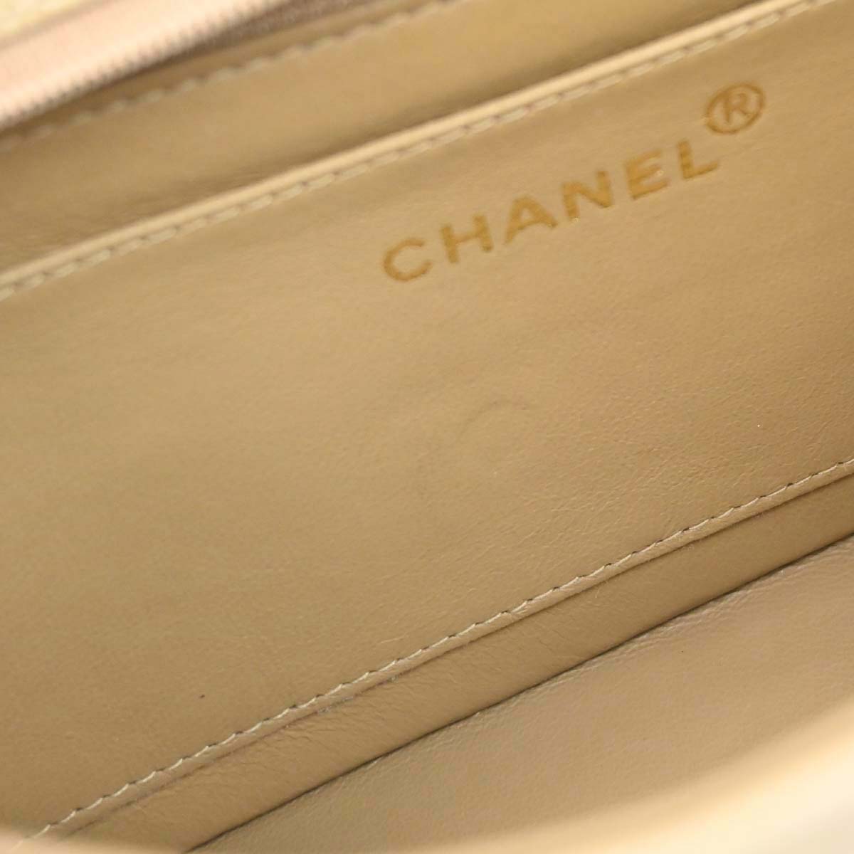 Chanel 1994-1996 Beige Caviar Skin Small Diana Shoulder Bag