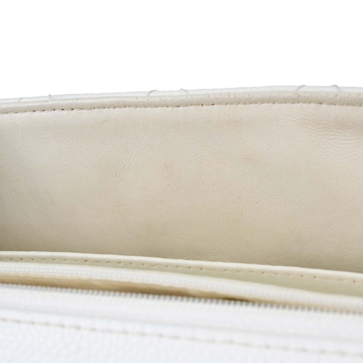 Chanel 2003-2004 White Caviar Skin Wood Straight Flap Shoulder Bag