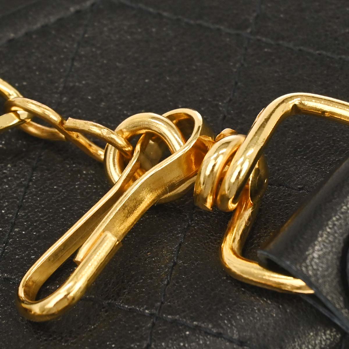Chanel 1991-1994 Black Lambskin Chain Wallet