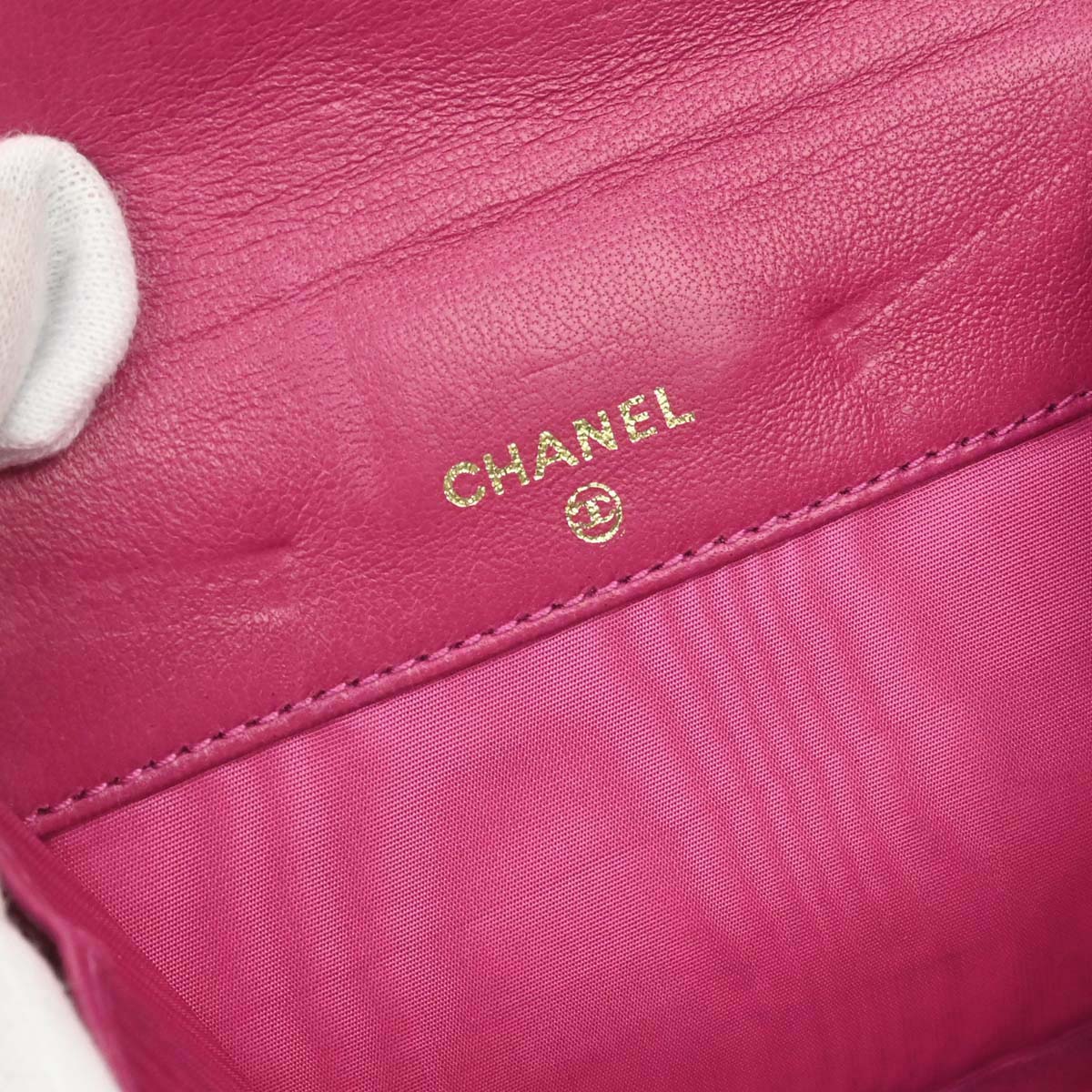 Chanel 1996-1997 Pink Caviar Skin Bifold Wallet