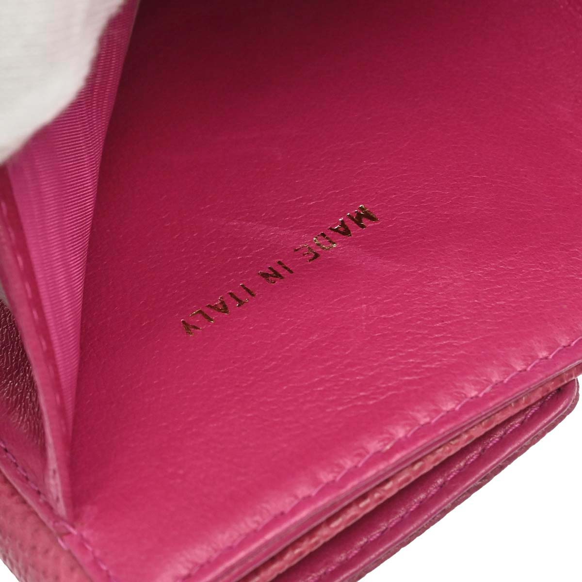 Chanel 1996-1997 Pink Caviar Skin Bifold Wallet