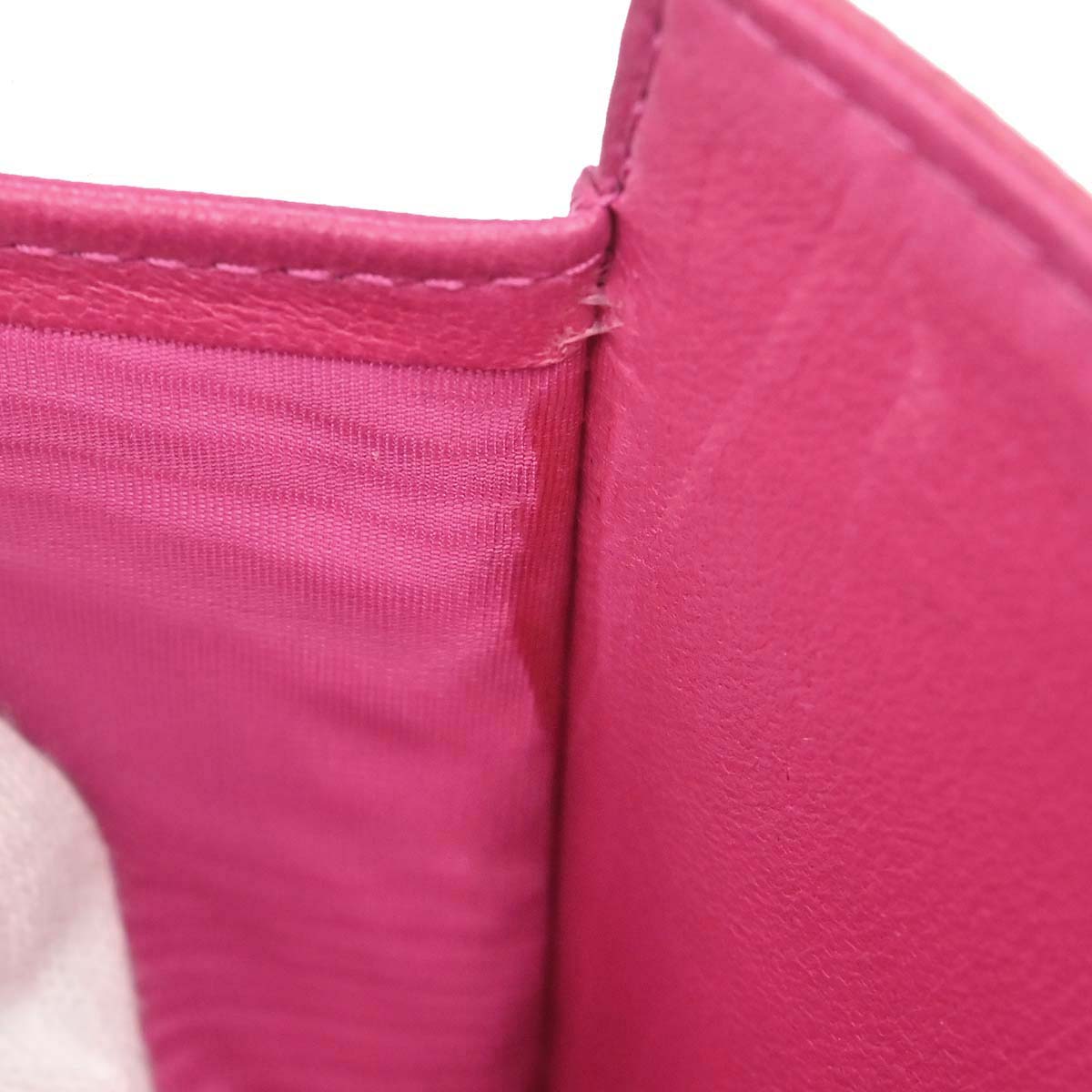 Chanel 1996-1997 Pink Caviar Skin Bifold Wallet