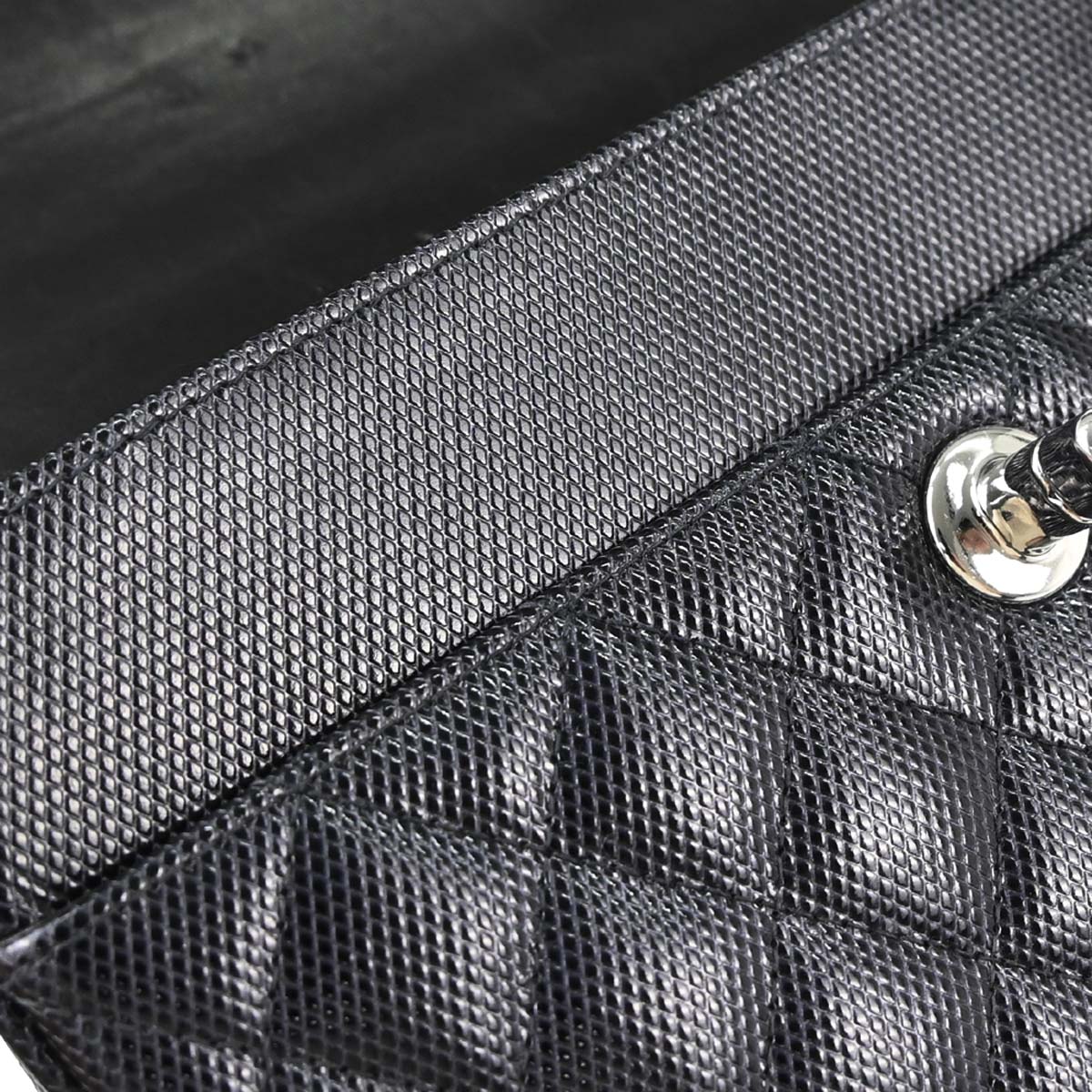 Chanel 1996-1997 Black Lizard-Embossed Calfskin Handbag