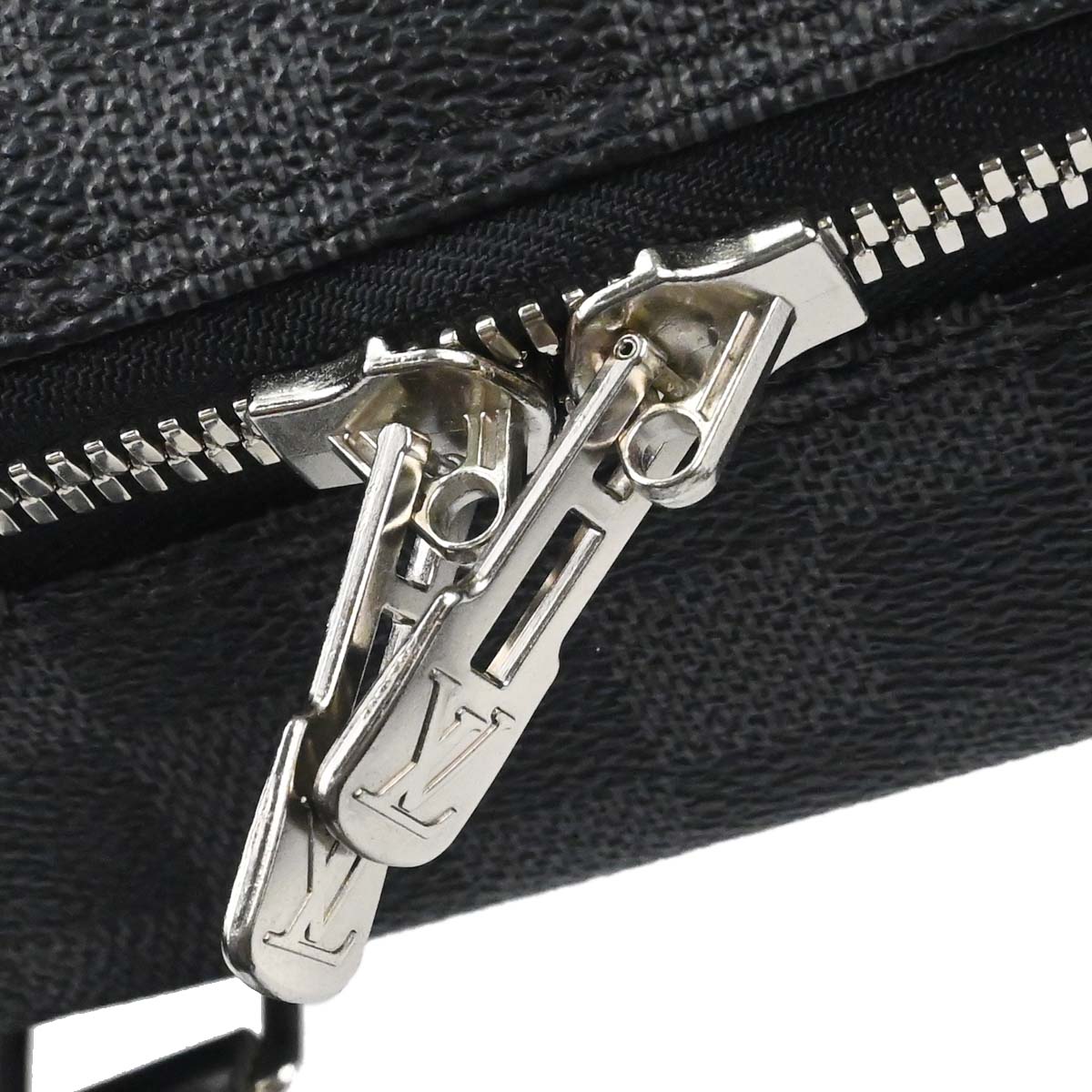 Louis Vuitton Damier Graphite Porte Documents Voyage GM N41123