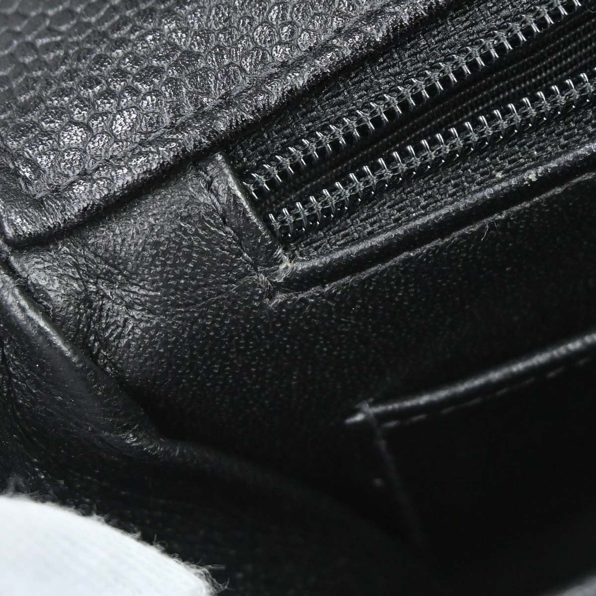 Chanel 1996-1997 Black Caviar Skin Shoulder Bag