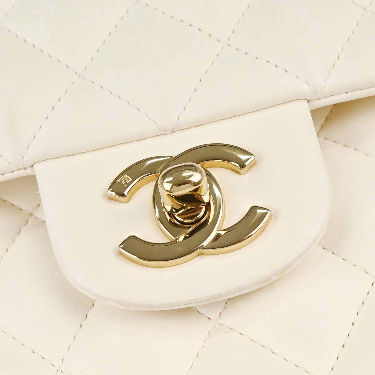Chanel 2003-2004 Ivory Lambskin Medium Classic Double Flap Shoulder Bag
