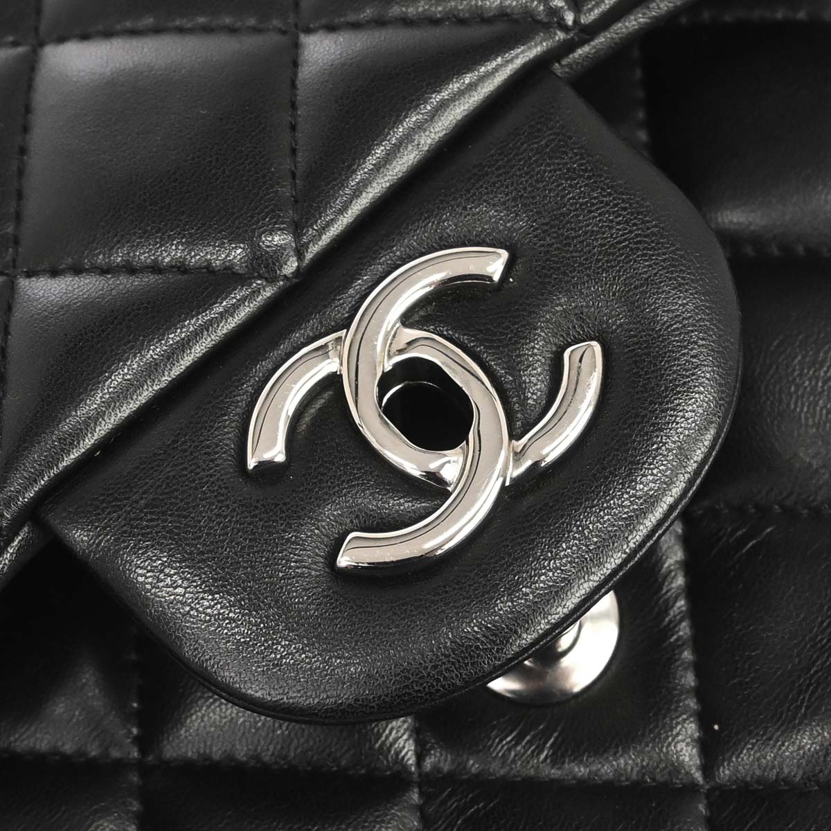 Chanel 2015-2016 Black Lambskin Jumbo Classic Double Flap Shoulder Bag