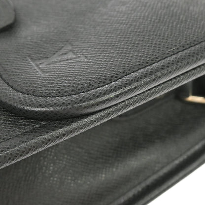 Louis Vuitton 2008 Black Taiga Alexei Messenger Shoulder Bag M32472