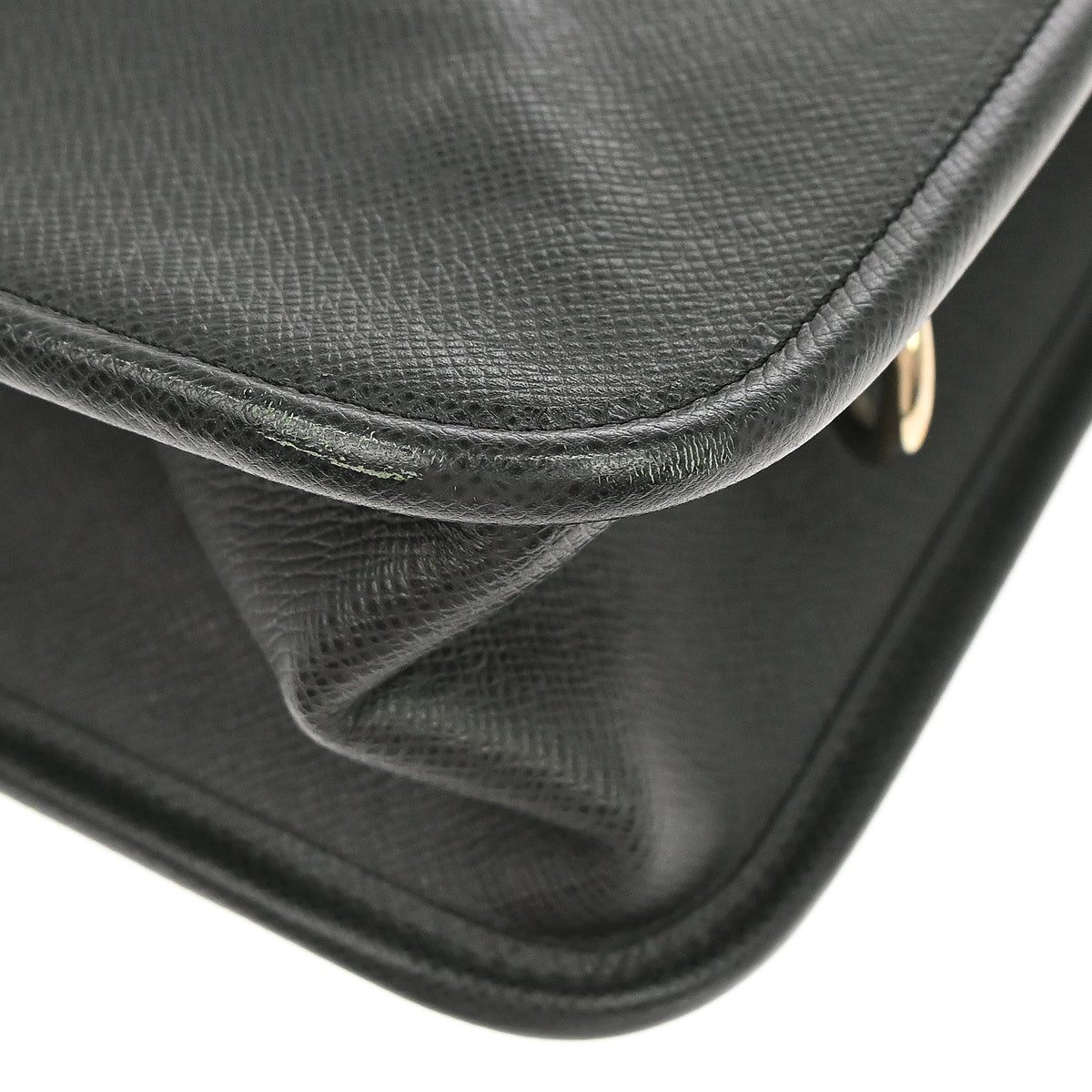 Louis Vuitton 2008 Black Taiga Alexei Messenger Shoulder Bag M32472