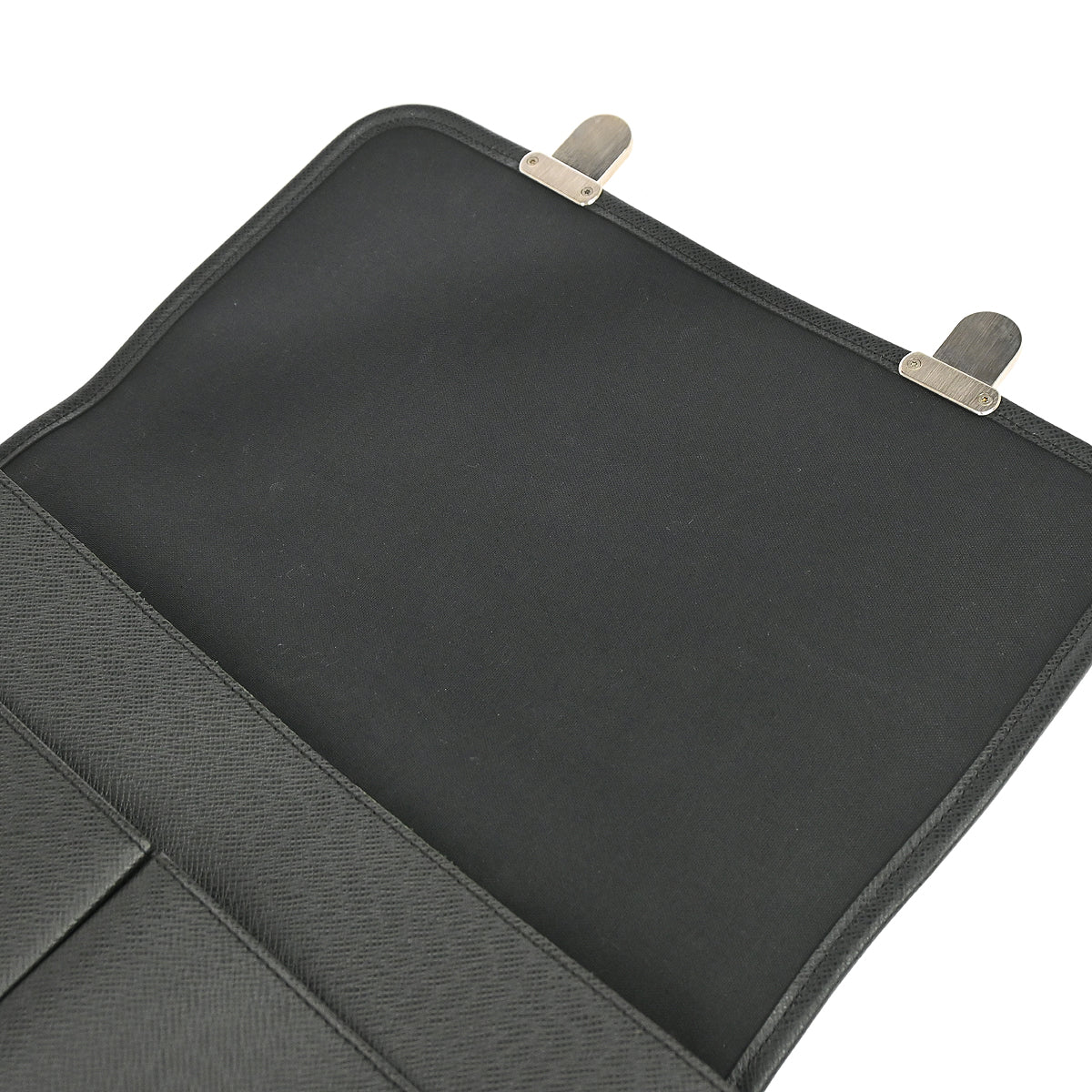 Louis Vuitton 2008 Black Taiga Alexei Messenger Shoulder Bag M32472