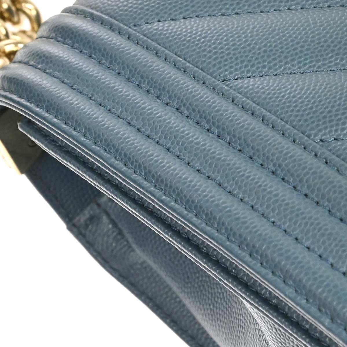 Boy Chanel 2018 Blue Caviar Skin Chevron Medium Shoulder Bag