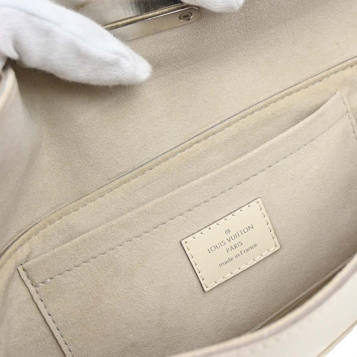 Louis Vuitton 2011 White Epi Pochette Montaigne Handbag M5929J