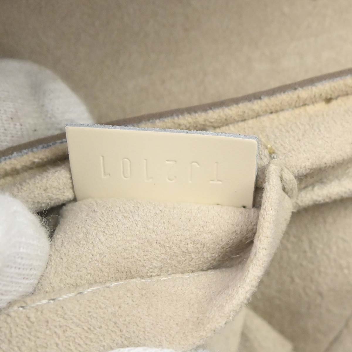 Louis Vuitton 2011 White Epi Pochette Montaigne Handbag M5929J