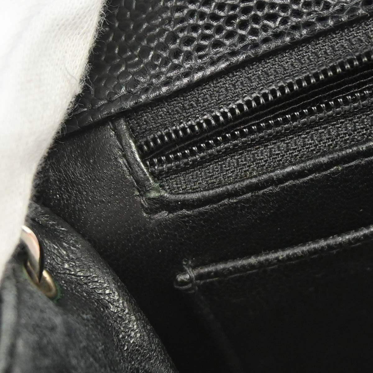 Chanel 2000-2002 Black Caviar Skin Mini Classic Square Flap Shoulder Bag 17