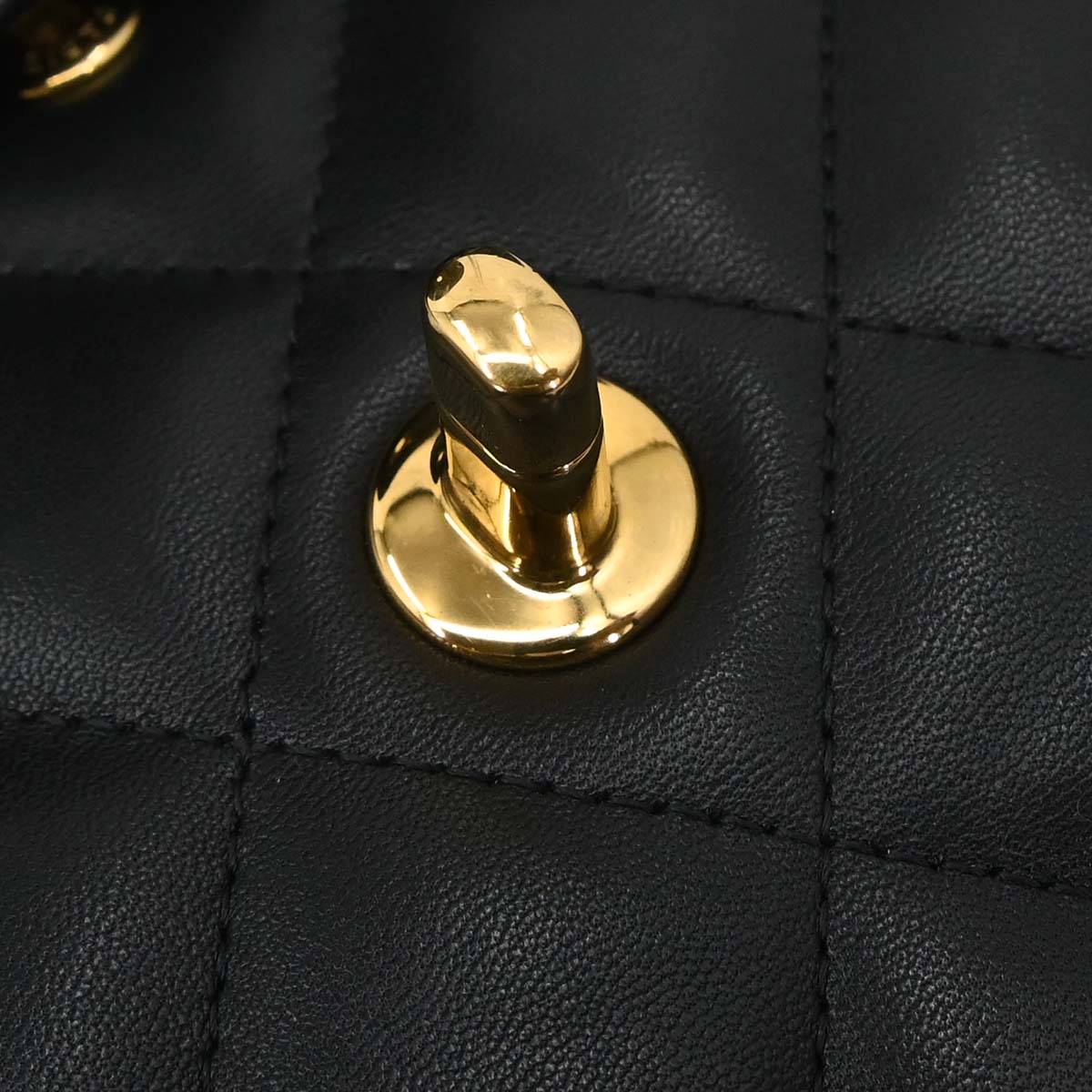 Chanel Black Lambskin Jumbo Classic Double Flap Shoulder Bag