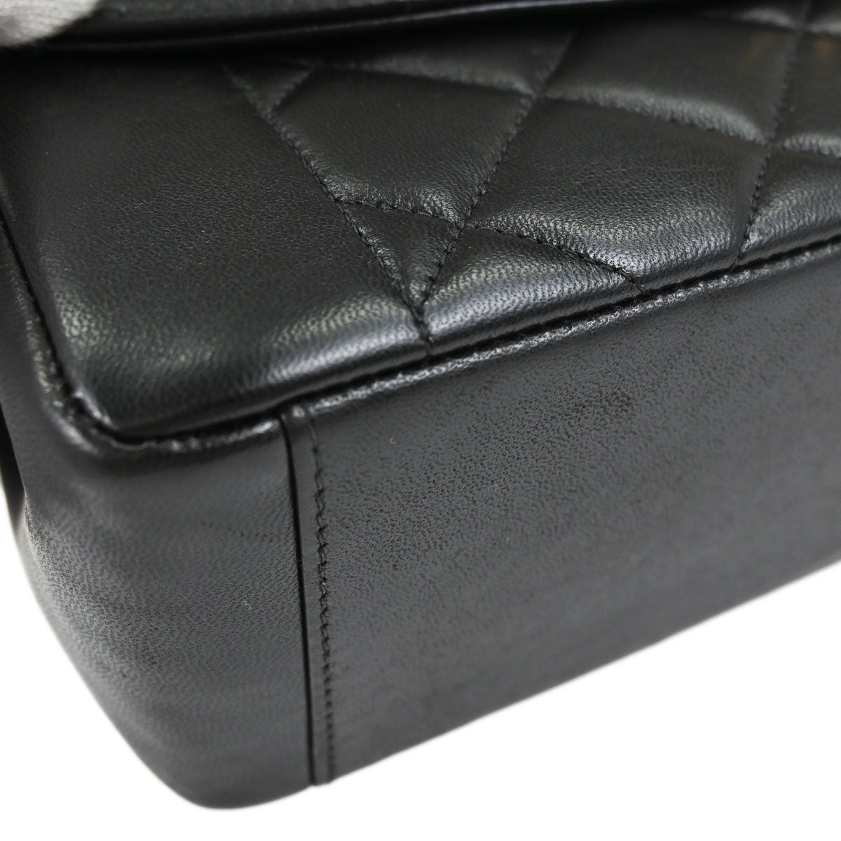 Chanel 1996-1997 Black Lambskin Medium Diana Shoulder Bag