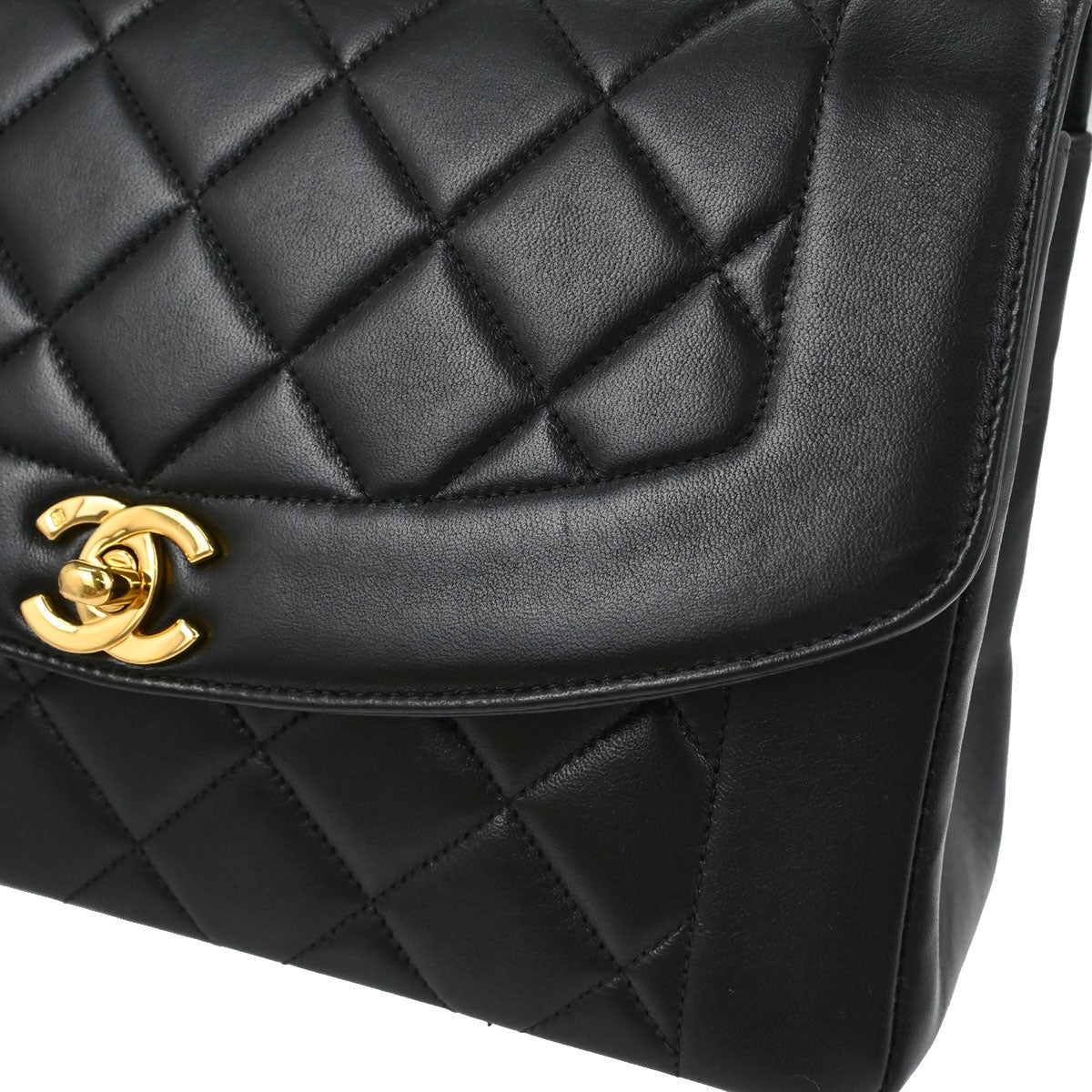 Chanel 1996-1997 Black Lambskin Medium Diana Shoulder Bag