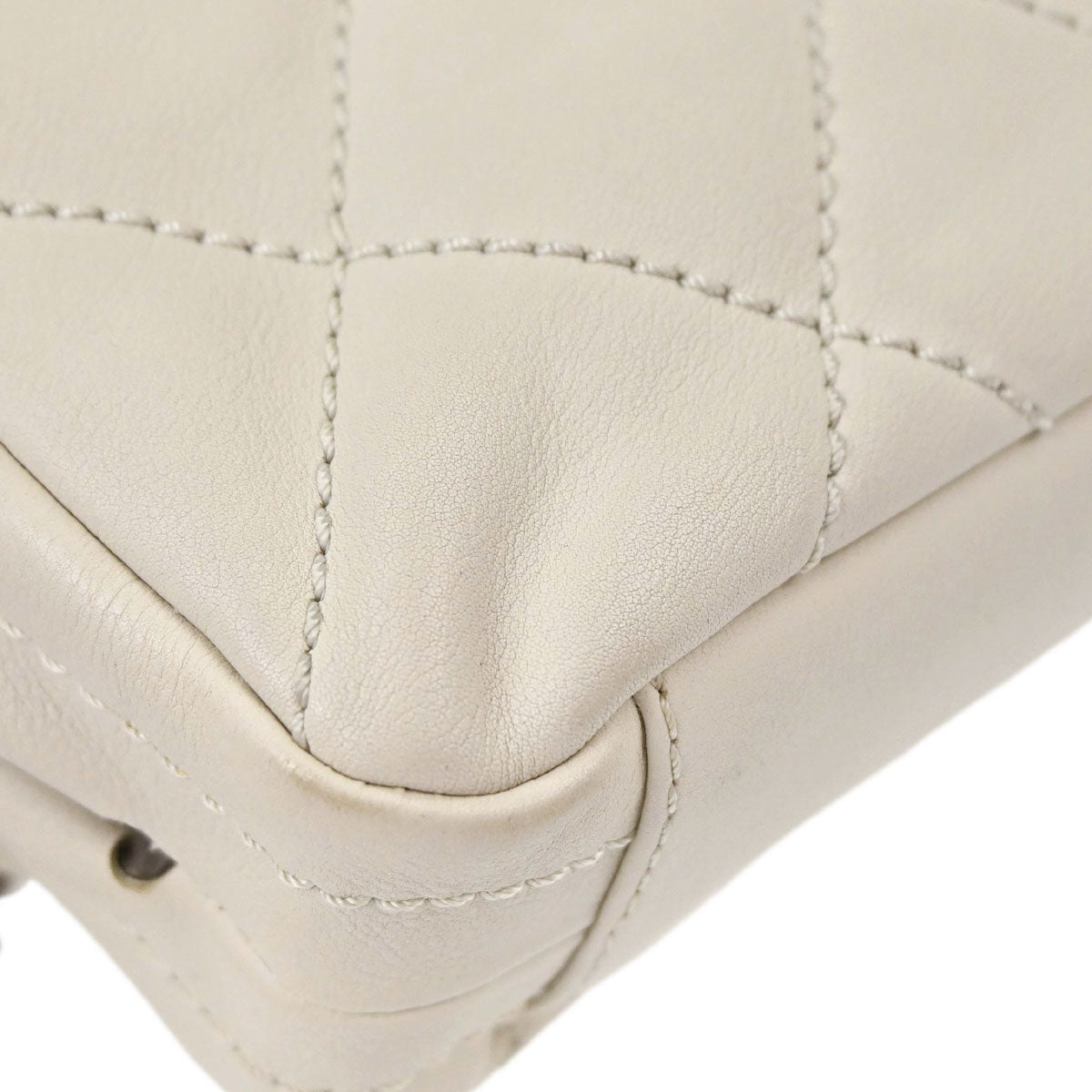 Chanel 2006-2008 Ivory Calfskin Modern Chain Flap Bag Handbag